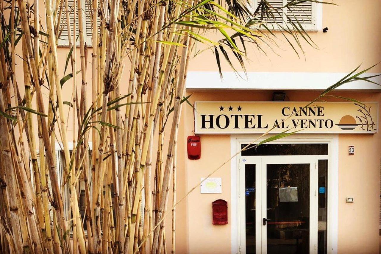 Hotel Canne Al Vento サンタ・テレーザ・ガッルーラ エクステリア 写真
