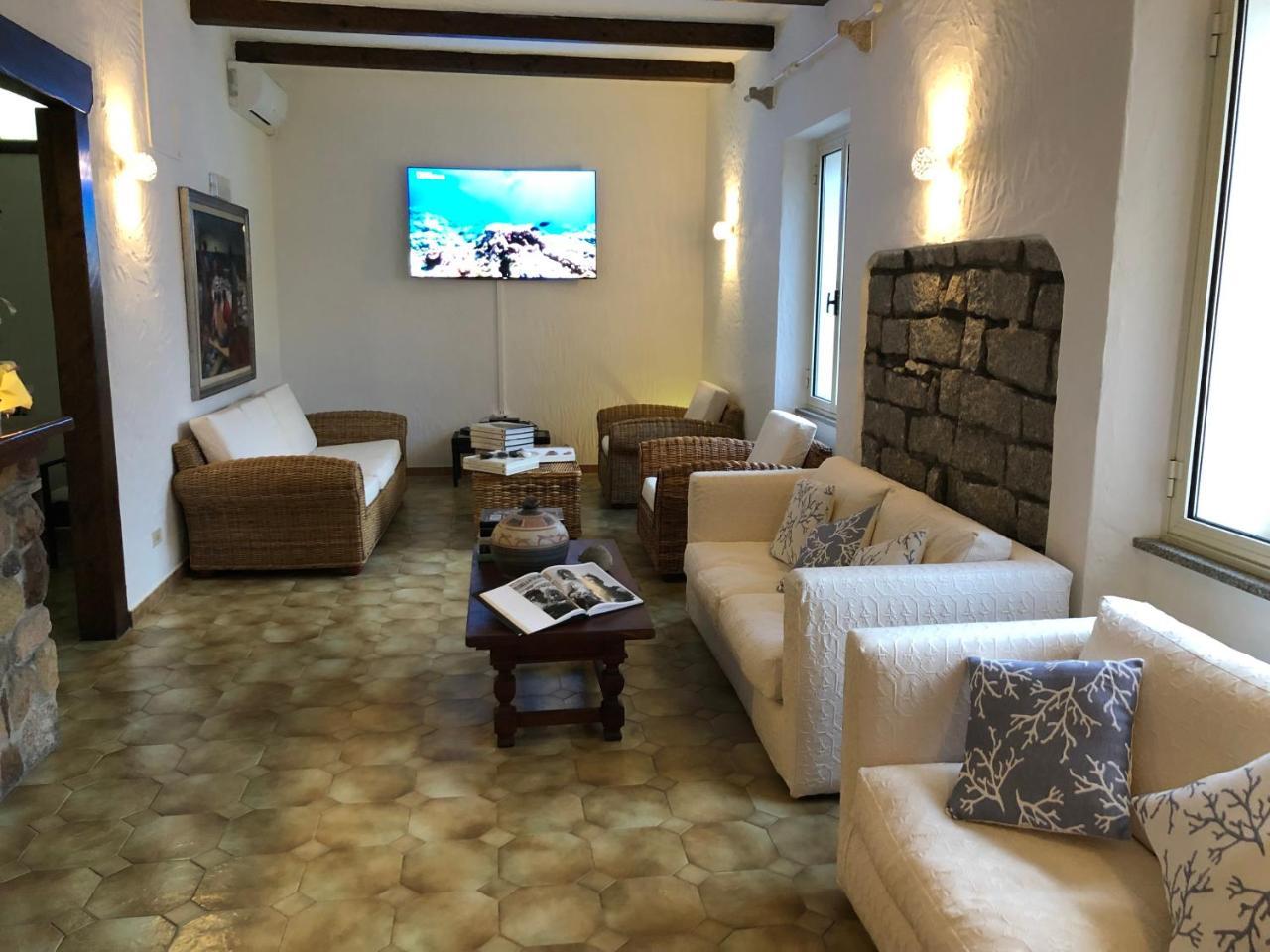 Hotel Canne Al Vento サンタ・テレーザ・ガッルーラ エクステリア 写真